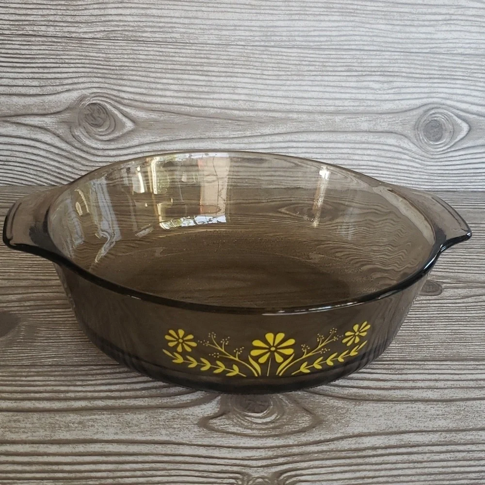 Vintage ambar glassbake yellow daisys print casserole